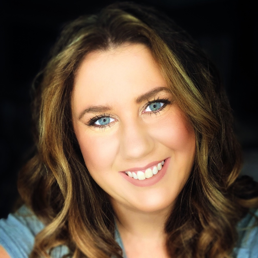 Meet your Posher, Lora